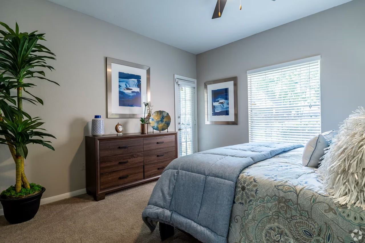 Eagle Crest Apartments - Photo 6 of 16