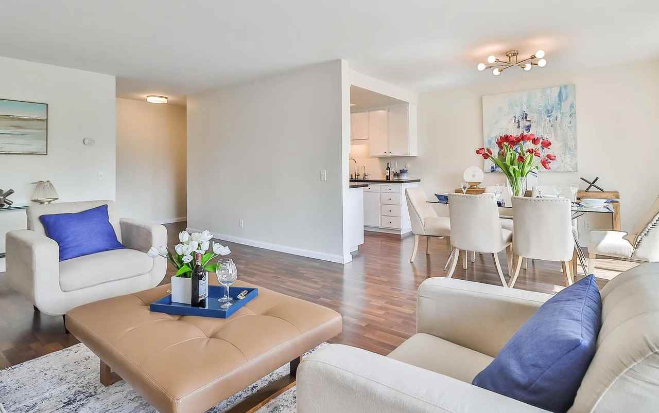 702 Park Ave #304 - Photo 3 of 8