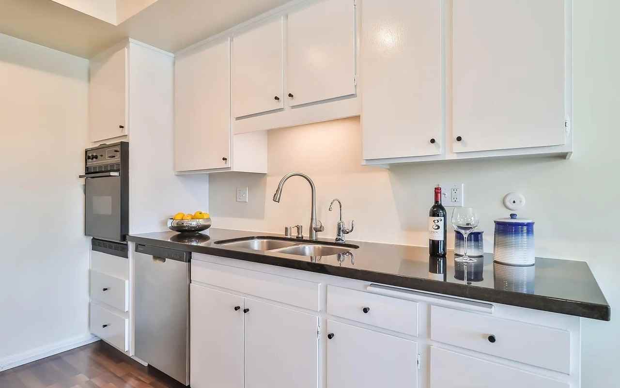 702 Park Ave #304 - Photo 5 of 8