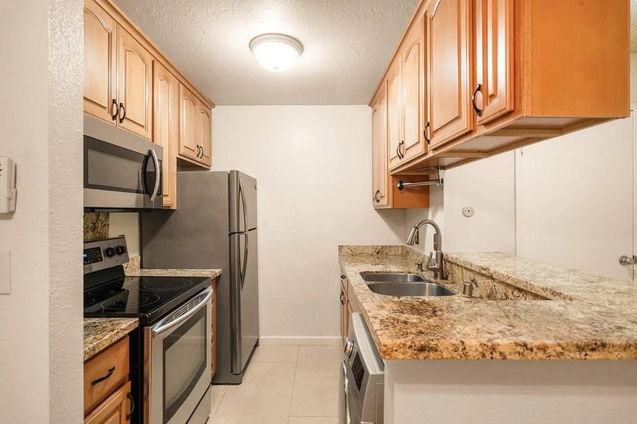 385 Mandarin Dr #11 - Photo 5 of 8