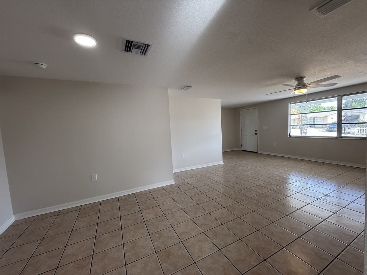5241 Sparrow Dr - Photo 5 of 20