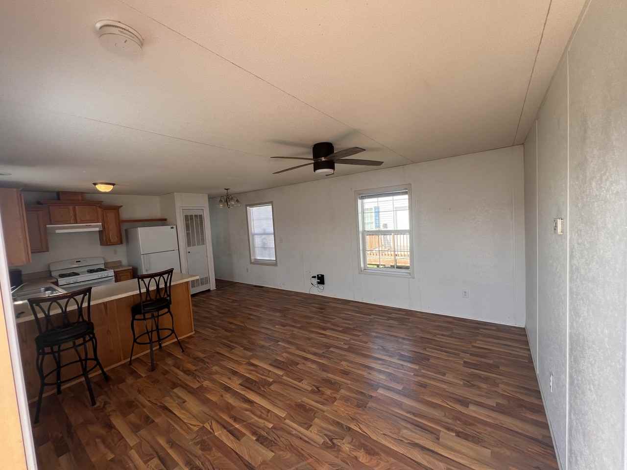 845 Skyview Ln - Photo 2 of 10