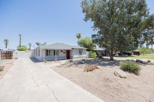 featured image of 1332 E Whitton Ave