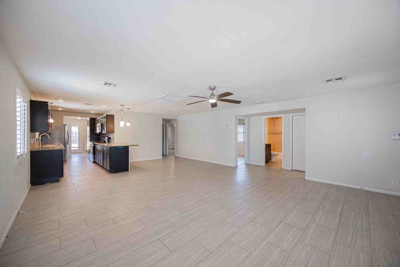 1332 E Whitton Ave - Photo 4 of 27