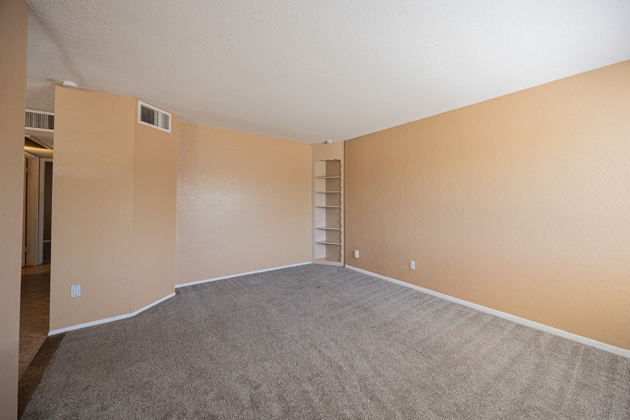 2130 W Cortez St - Photo 5 of 24