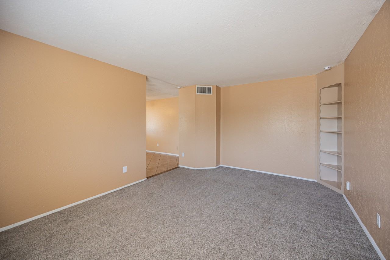 2130 W Cortez St - Photo 6 of 24