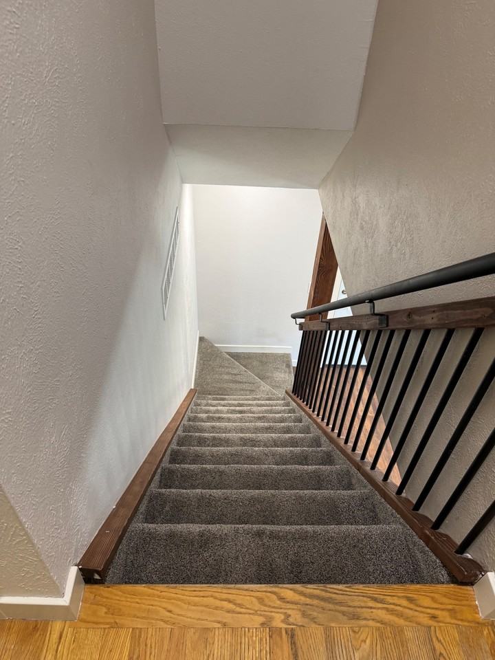 10501 Kline Way - Photo 7 of 16