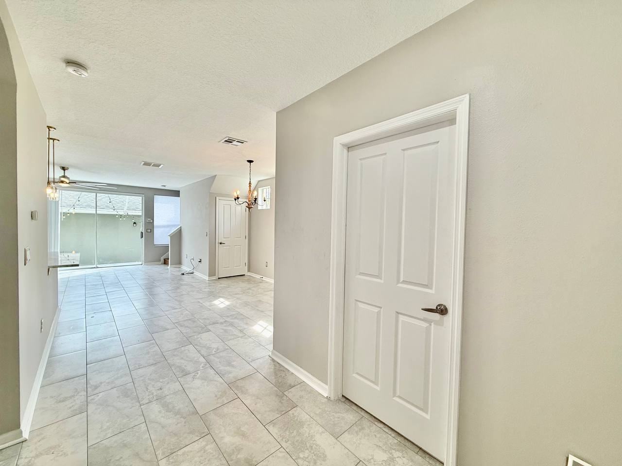10653 Marsha Dr - Photo 4 of 50