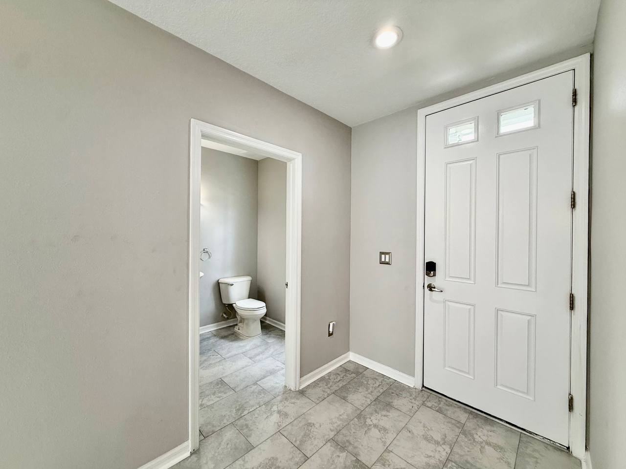 10653 Marsha Dr - Photo 5 of 50