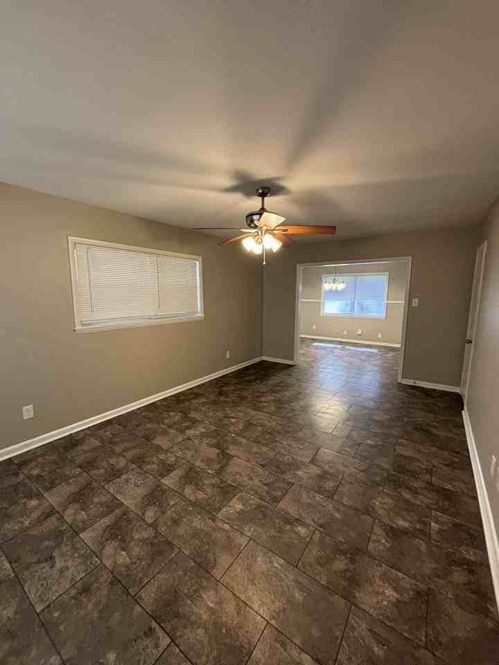 1405 Stone St - Photo 2 of 29