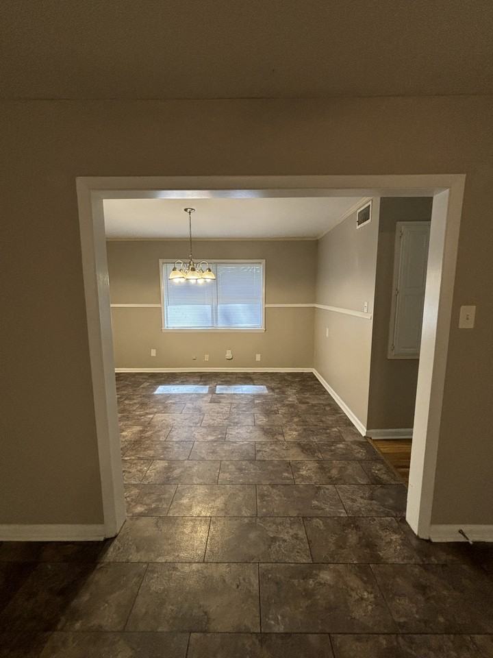 1405 Stone St - Photo 6 of 29