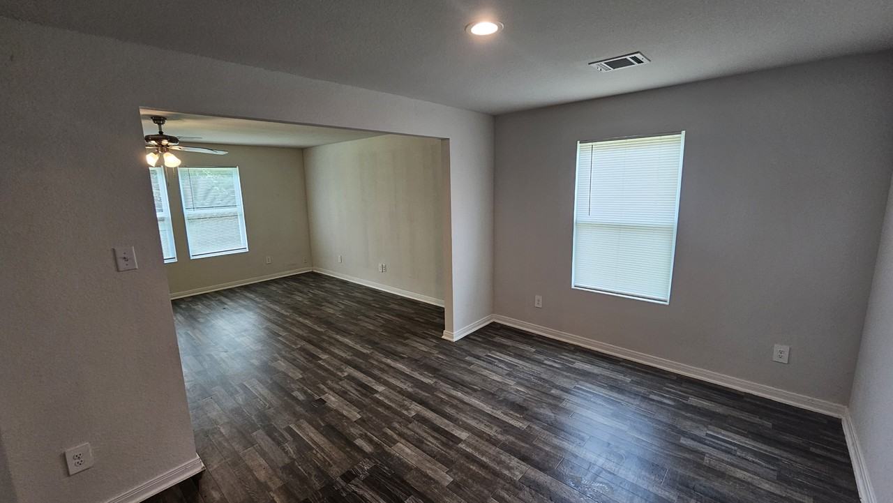 14210 Green Wing Cir - Photo 2 of 17