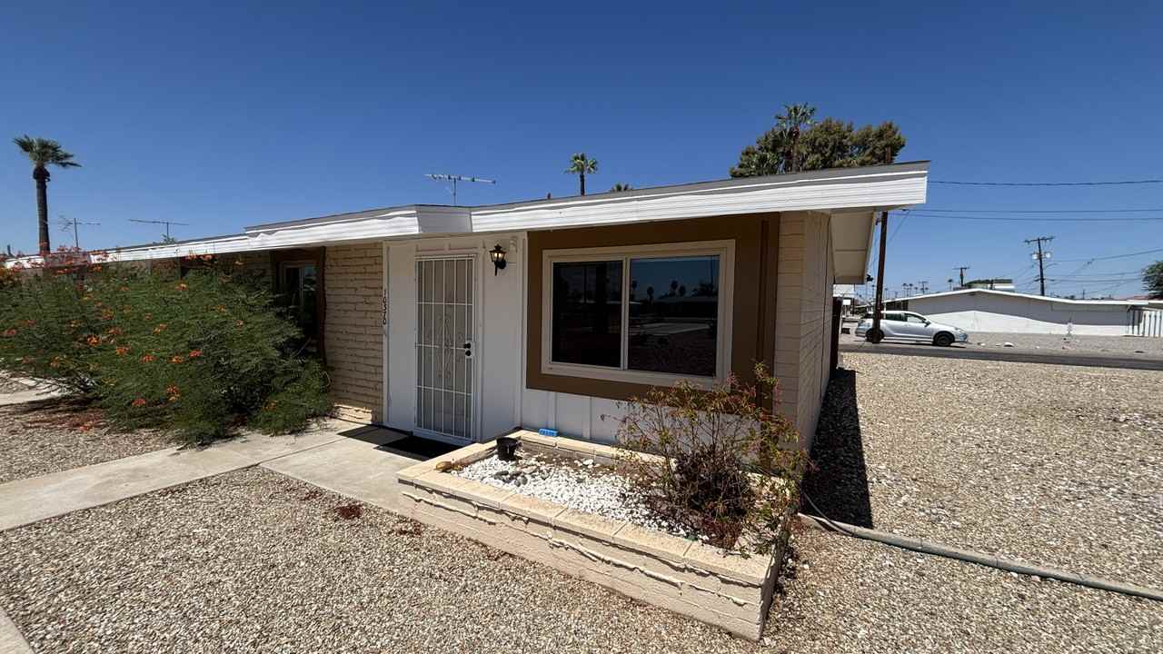 10370 W Oakmont Dr - Photo 2 of 16