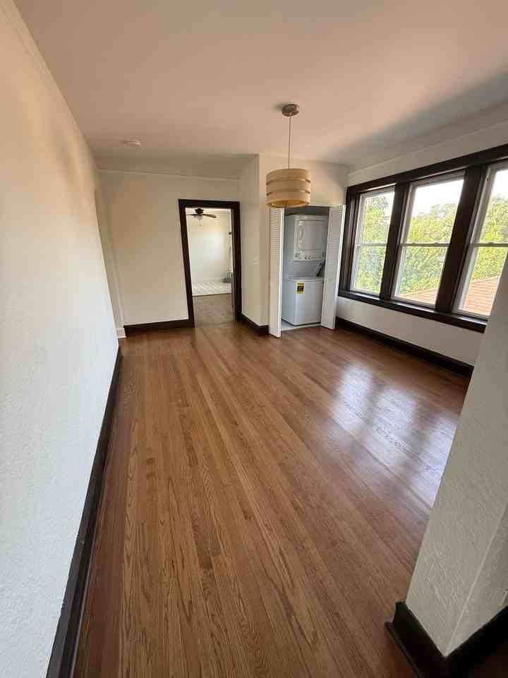1316 Seward St #3 - Photo 3 of 10
