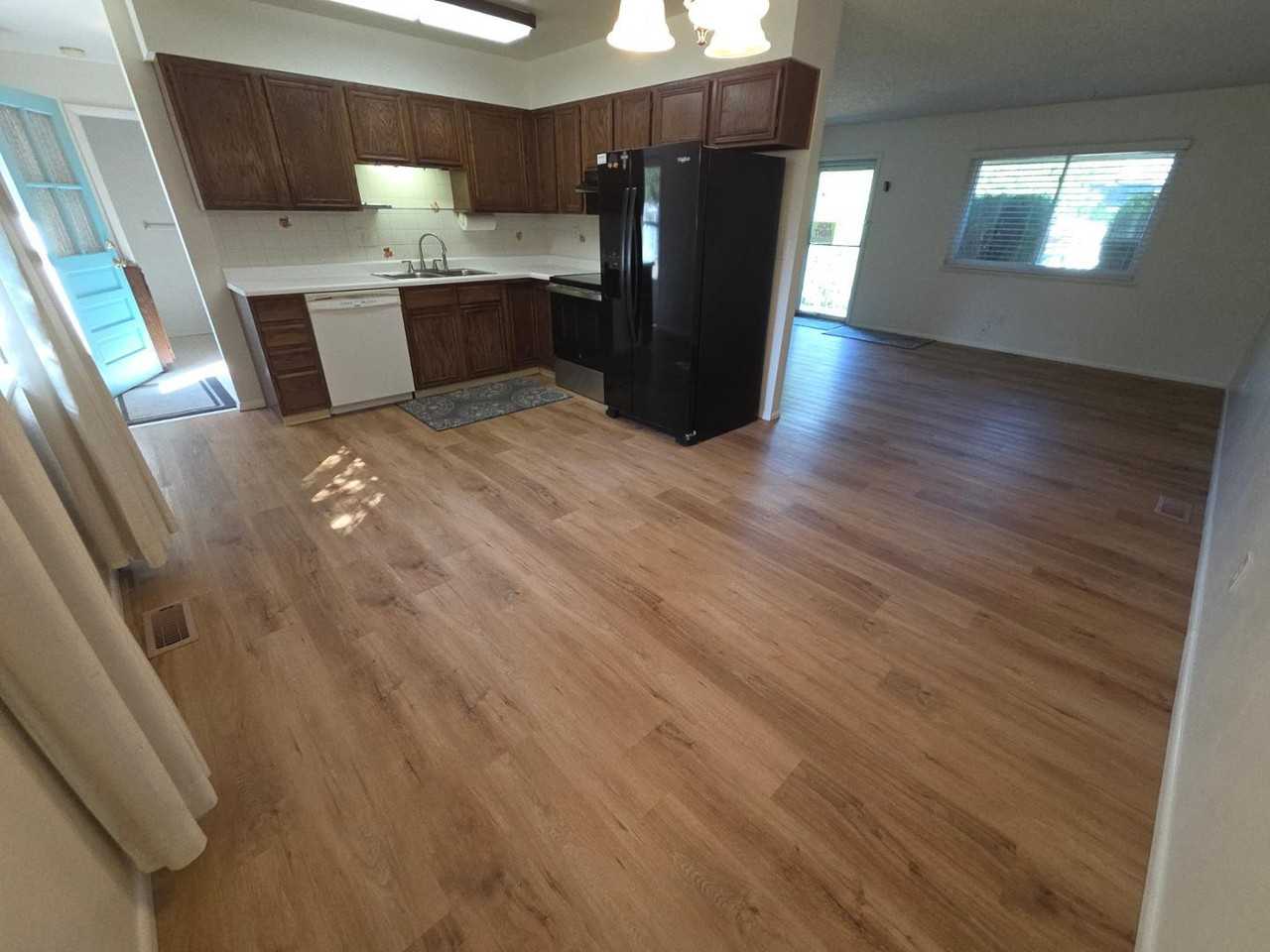 1545 Glacier Dr - Photo 3 of 10