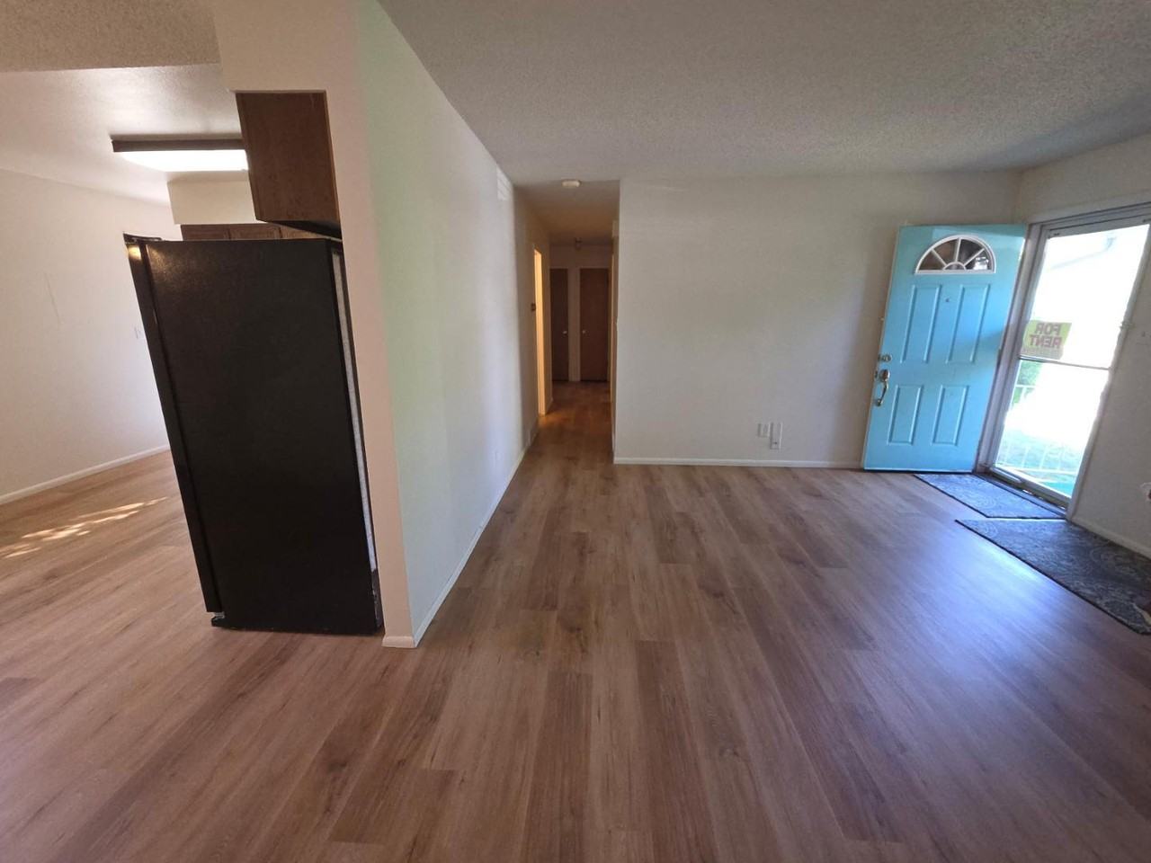 1545 Glacier Dr - Photo 4 of 10