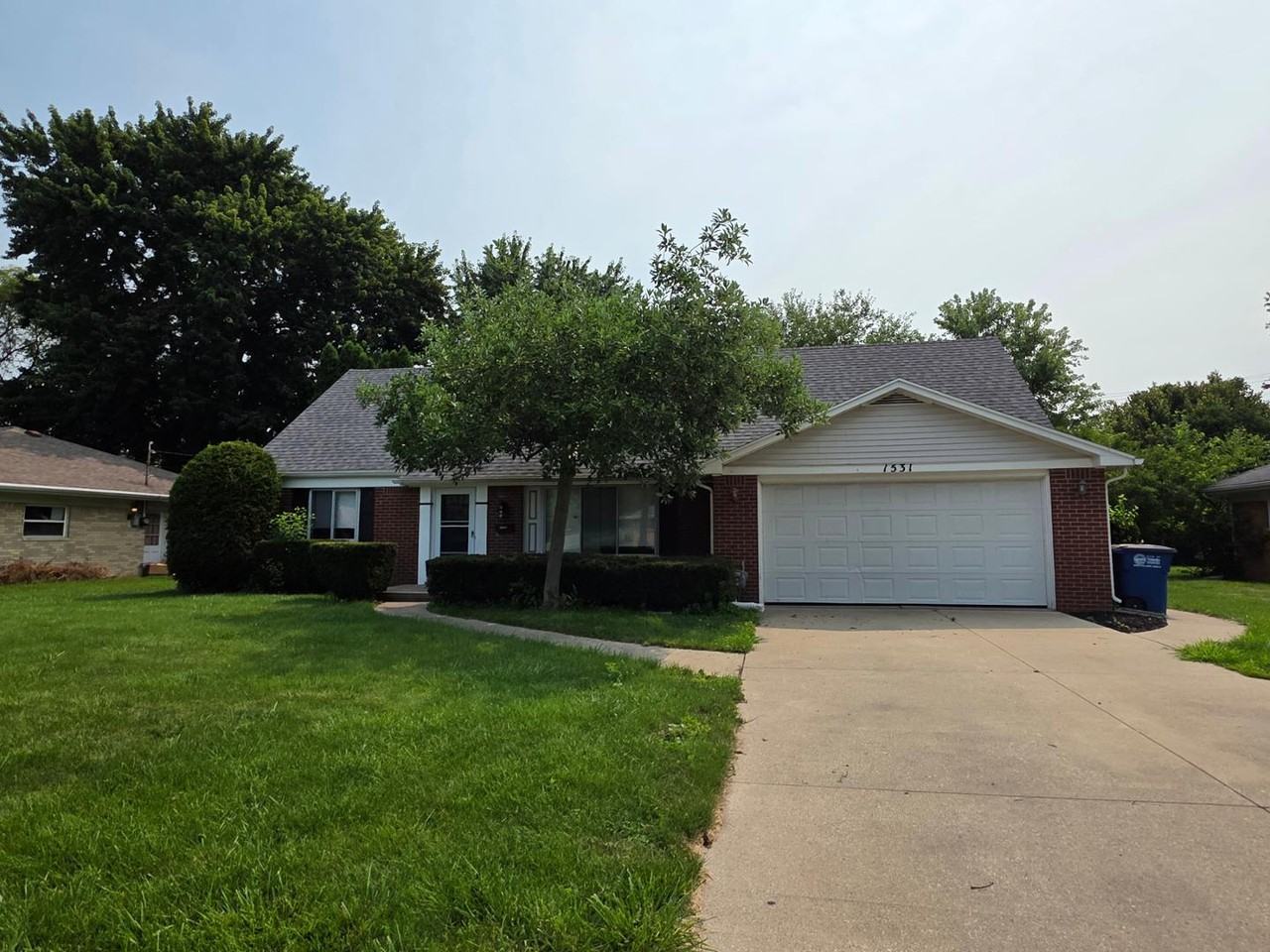 1531 Eaton Dr - Photo 2 of 30