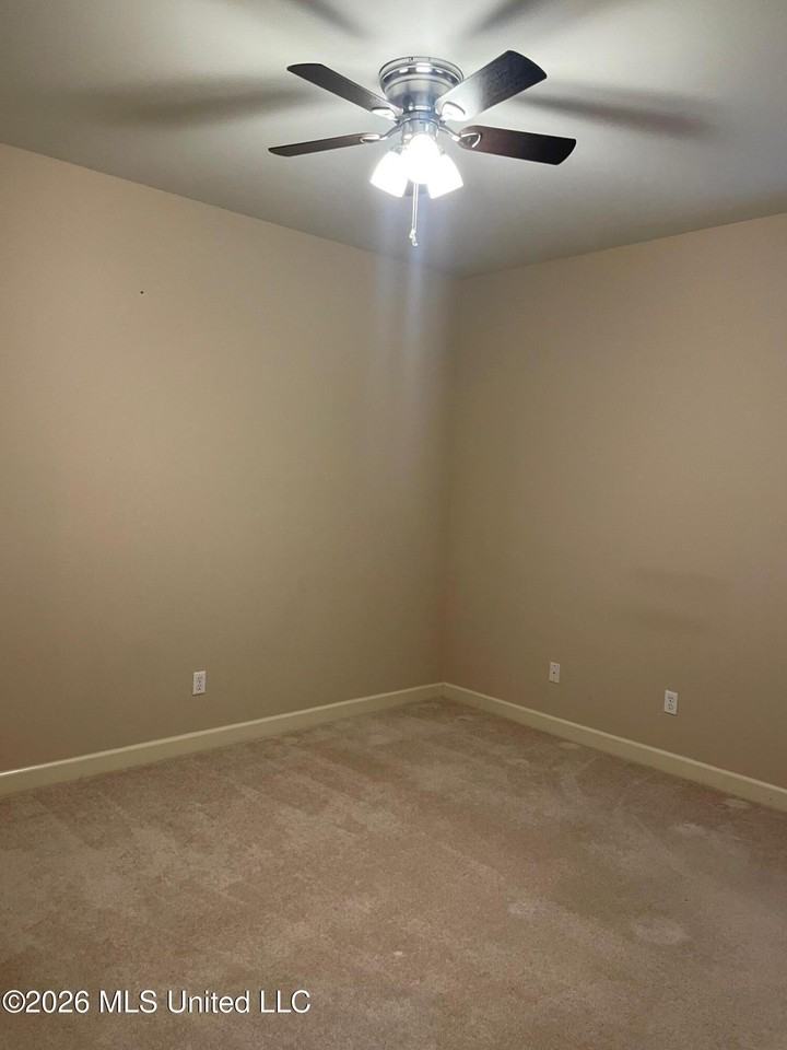 2895 Liverpool Ln - Photo 4 of 19