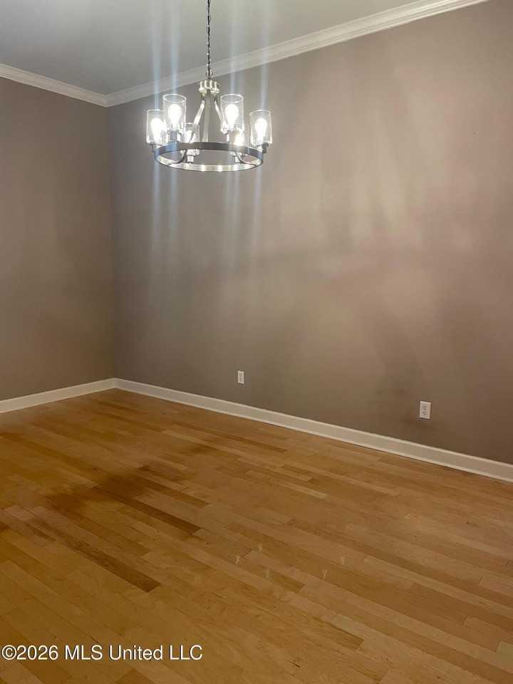 2895 Liverpool Ln - Photo 7 of 19