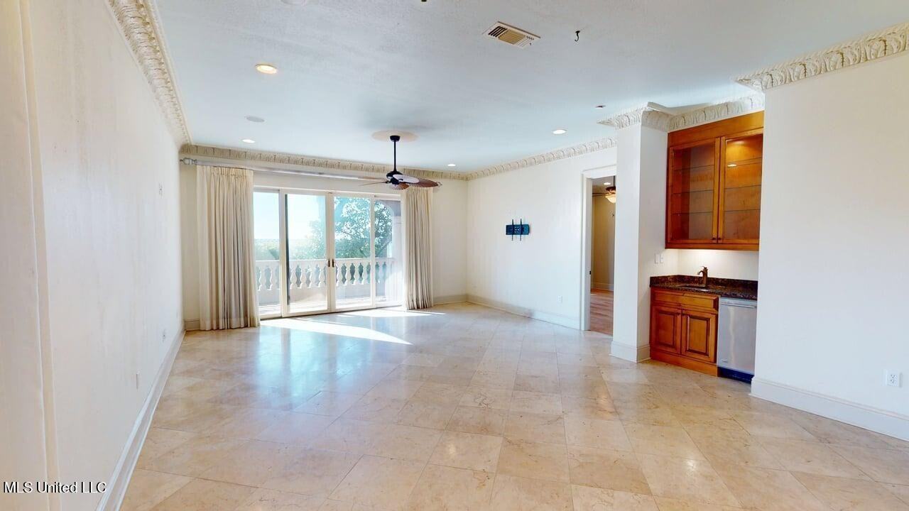 4640 W Beach Blvd - Photo 3 of 32