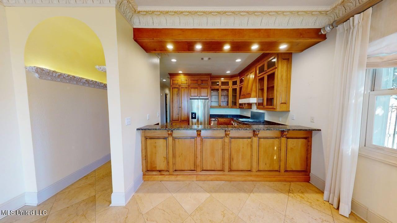 4640 W Beach Blvd - Photo 7 of 32