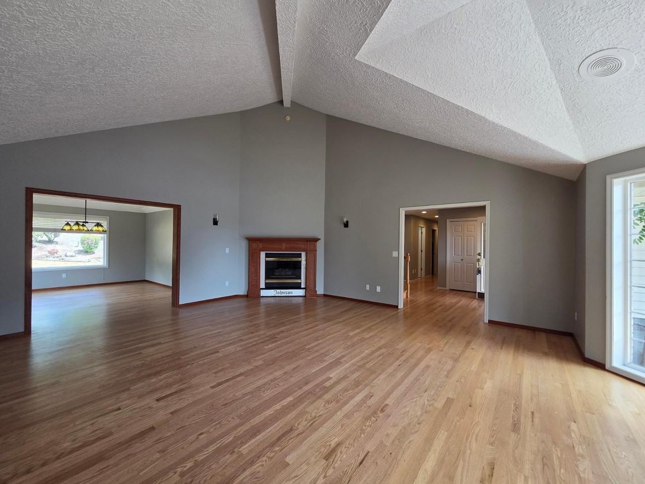 1702 Nw Gregory Dr - Photo 7 of 30