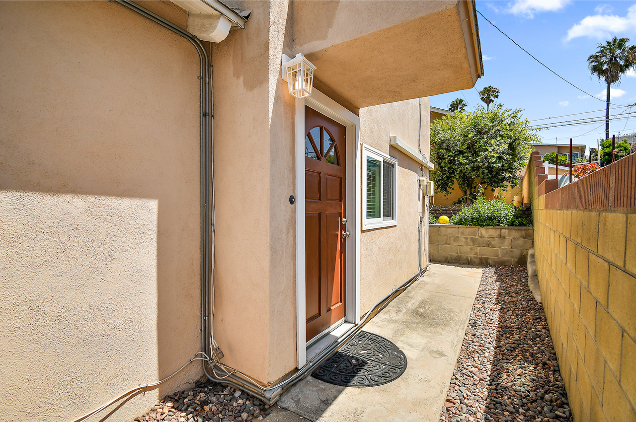 430 N Maria Ave - Photo 4 of 28