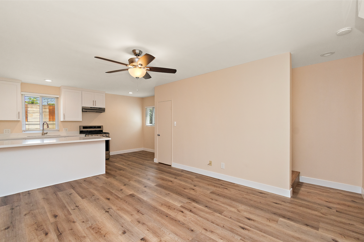 430 N Maria Ave - Photo 7 of 28