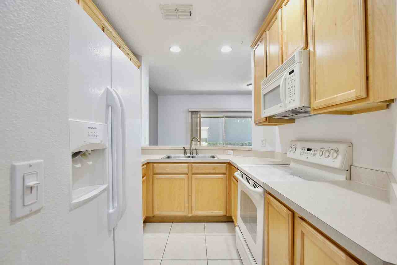 10412 Kiplinger Ln - Photo 3 of 21