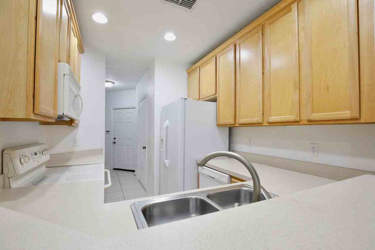 10412 Kiplinger Ln - Photo 4 of 21