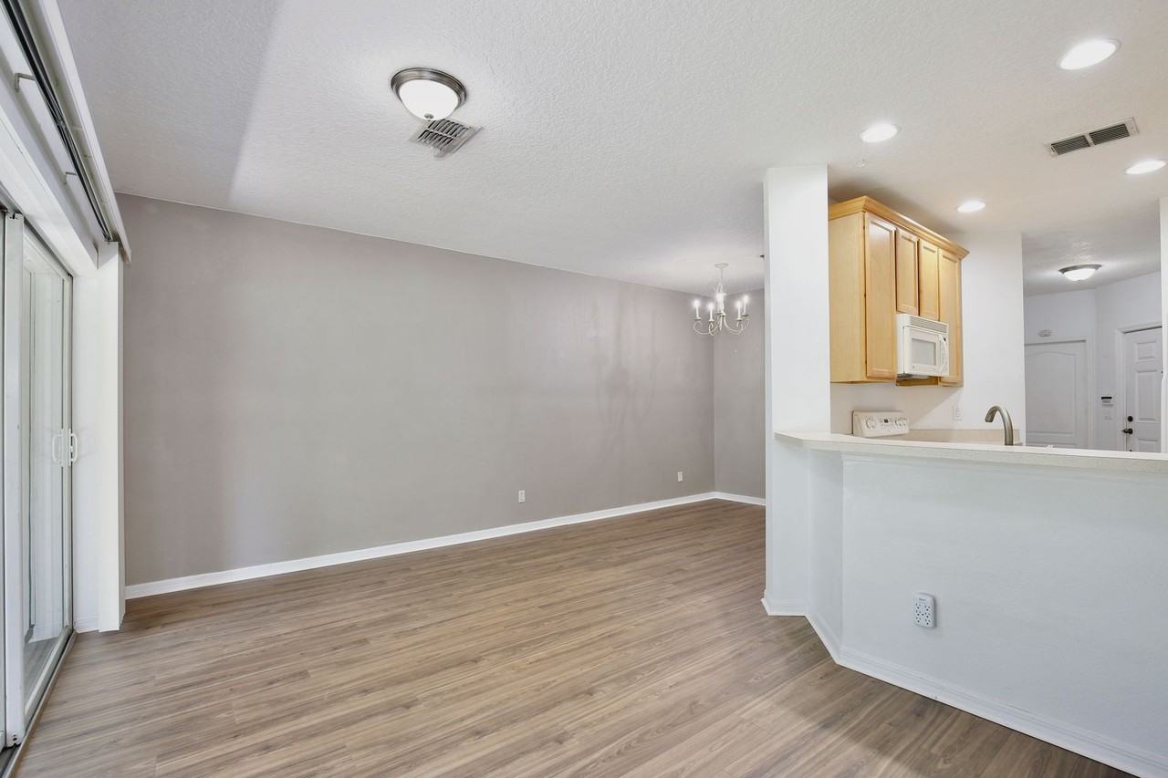 10412 Kiplinger Ln - Photo 7 of 21