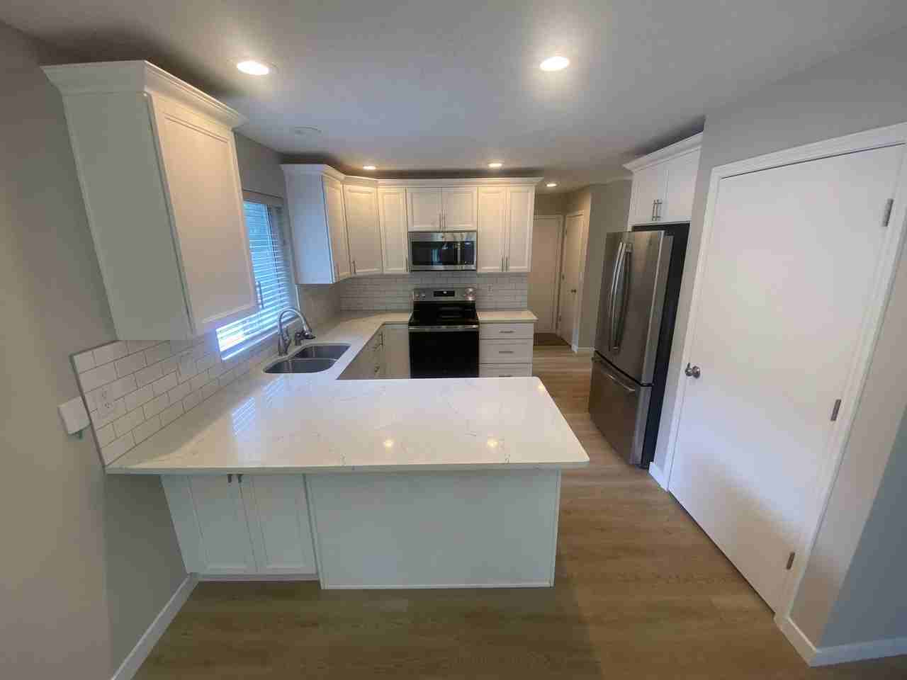 6926 N Old Fort Dr - Photo 4 of 40
