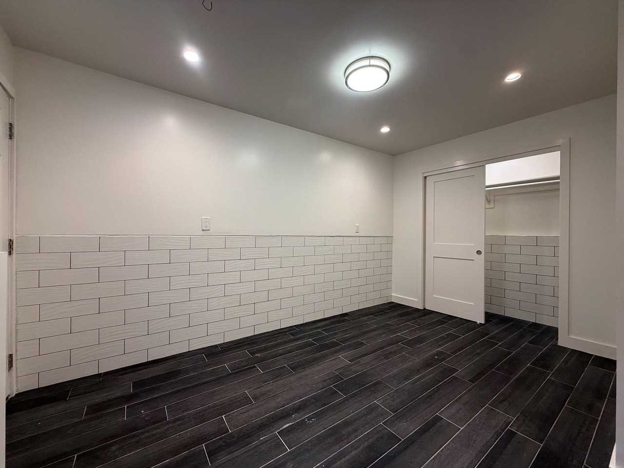 1674 Palou Ave Rm 5 - Photo 2 of 4
