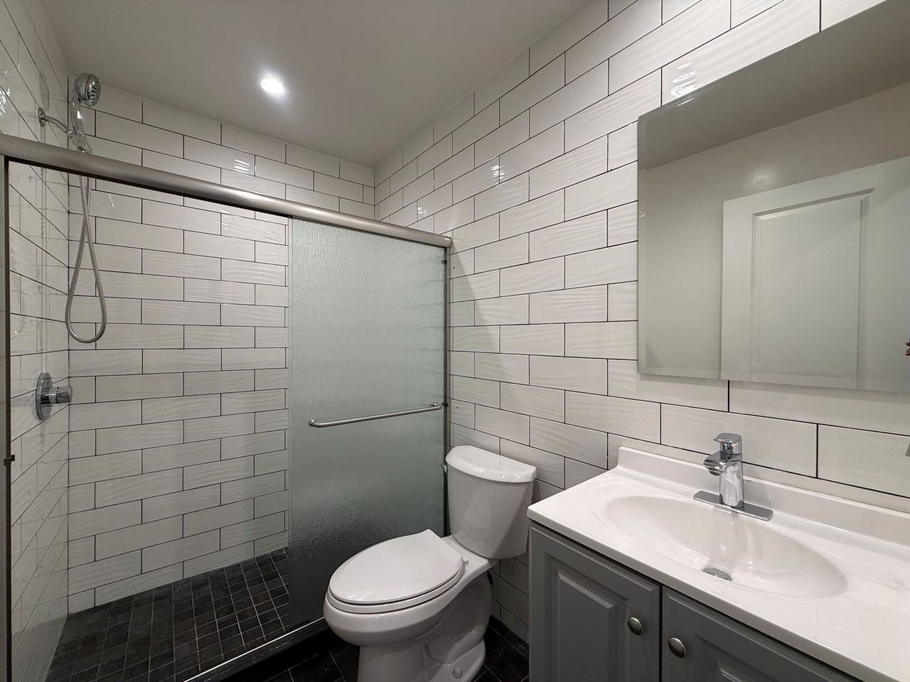1674 Palou Ave Rm 5 - Photo 3 of 4