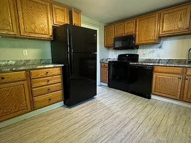 130 West St #1 - Photo 3 of 14