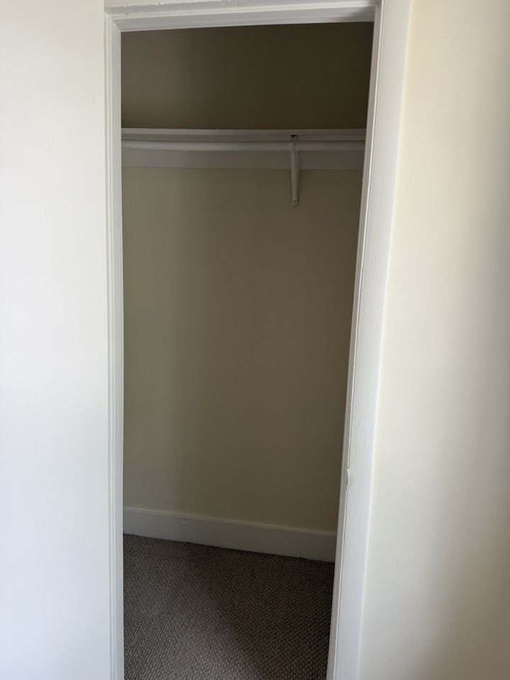 1255 Carrollsburg Pl Sw #A - Photo 3 of 5