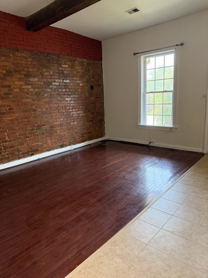 1255 Carrollsburg Pl Sw #A - Photo 5 of 5