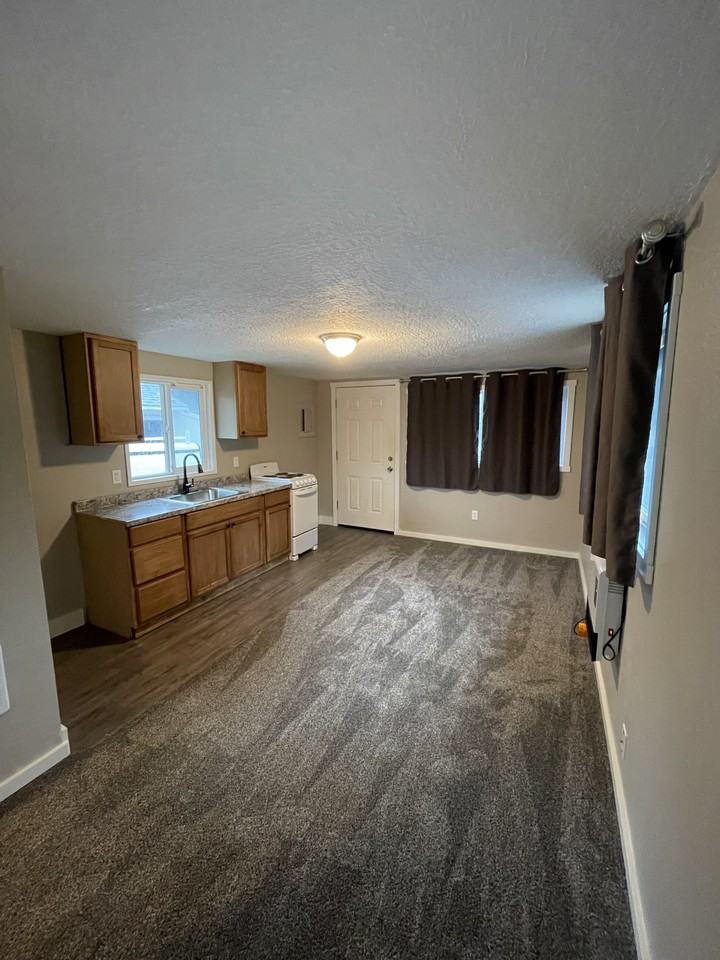2200 Ne Holmes Rd #3 - Photo 5 of 7