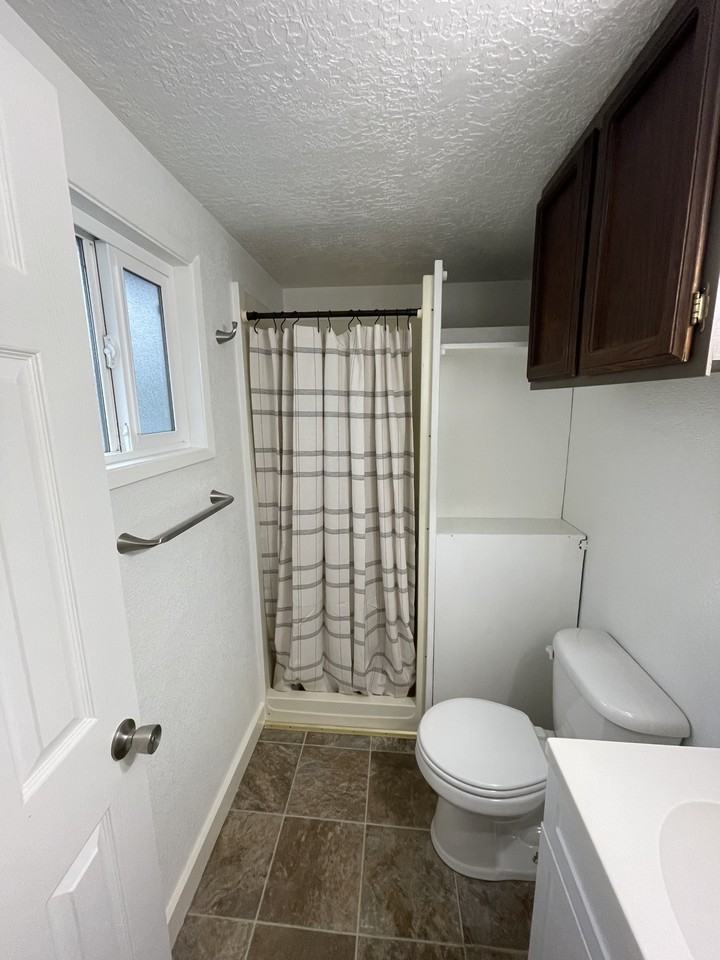 2200 Ne Holmes Rd #3 - Photo 7 of 7
