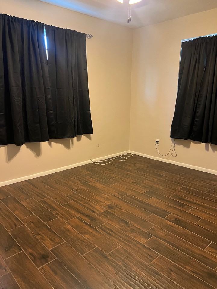 2133 E Weldon Ave #NA - Photo 5 of 11