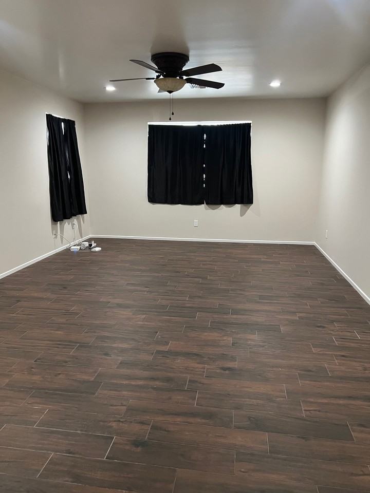 2133 E Weldon Ave #NA - Photo 7 of 11