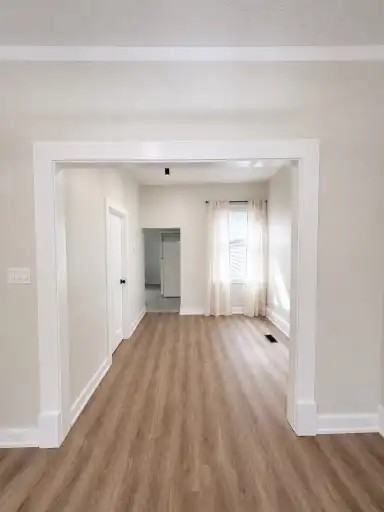 385 Mark St - Photo 4 of 22