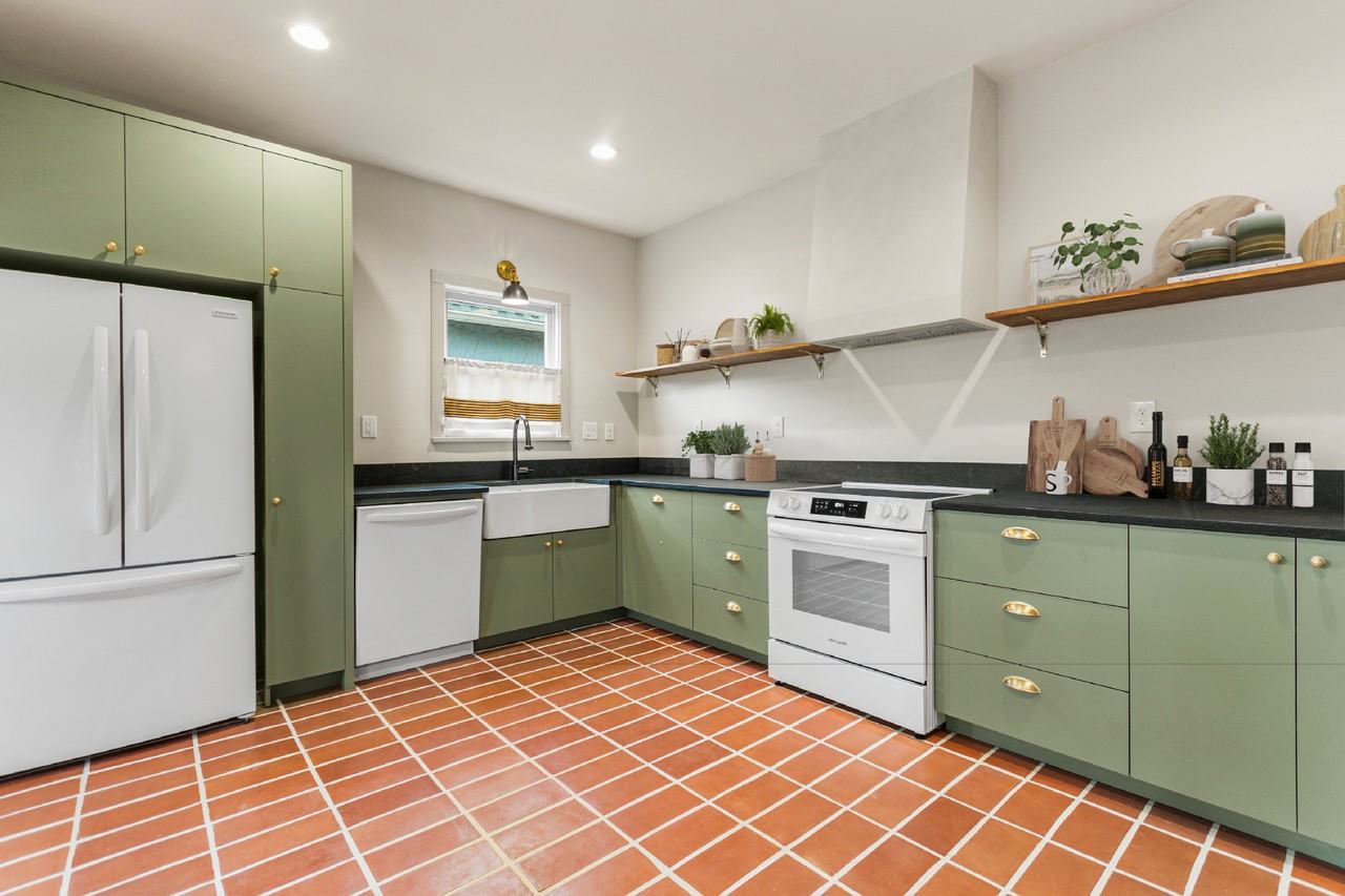 1914 W Magnolia Ave #NA - Photo 3 of 18