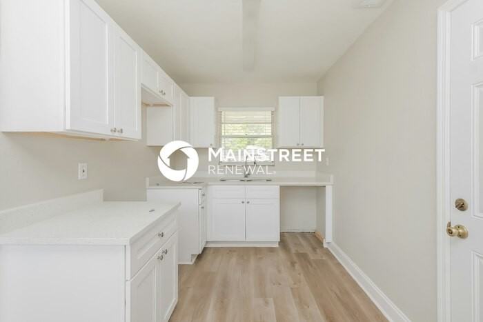 5205 S 84th St - Photo 6 of 16
