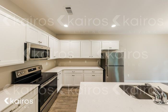 11646 Woodland Lake Rd - Photo 6 of 16