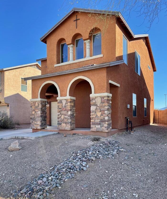 7047 S Ladys Thumb Ln - Photo 2 of 11