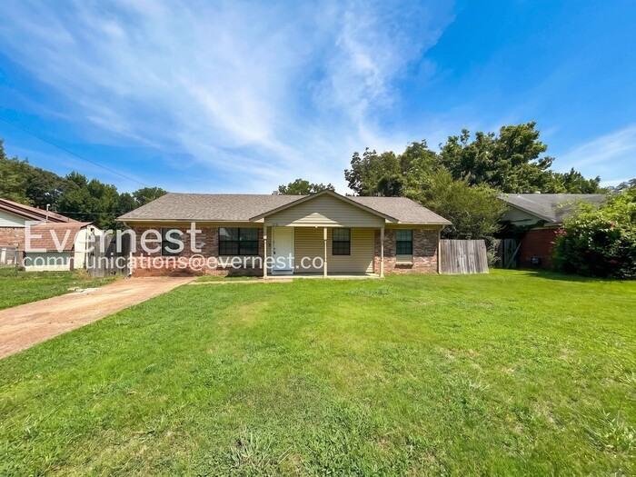 2372 Ashland Dr