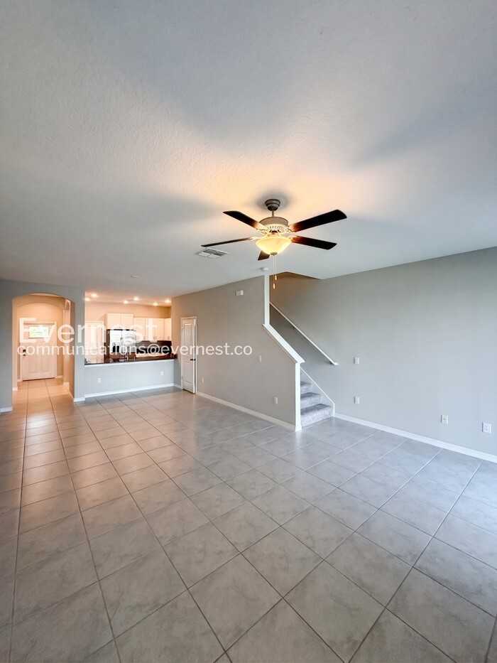 946 Royal Empress Dr - Photo 5 of 32