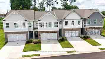 featured image of 1127 Charming Pines Pl Ne