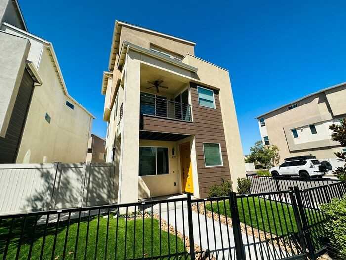 1835 Vesta Dr - Photo 6 of 37